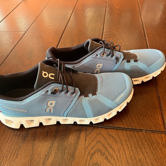 On Running Athletic Sneakers - Picture 2 of 6